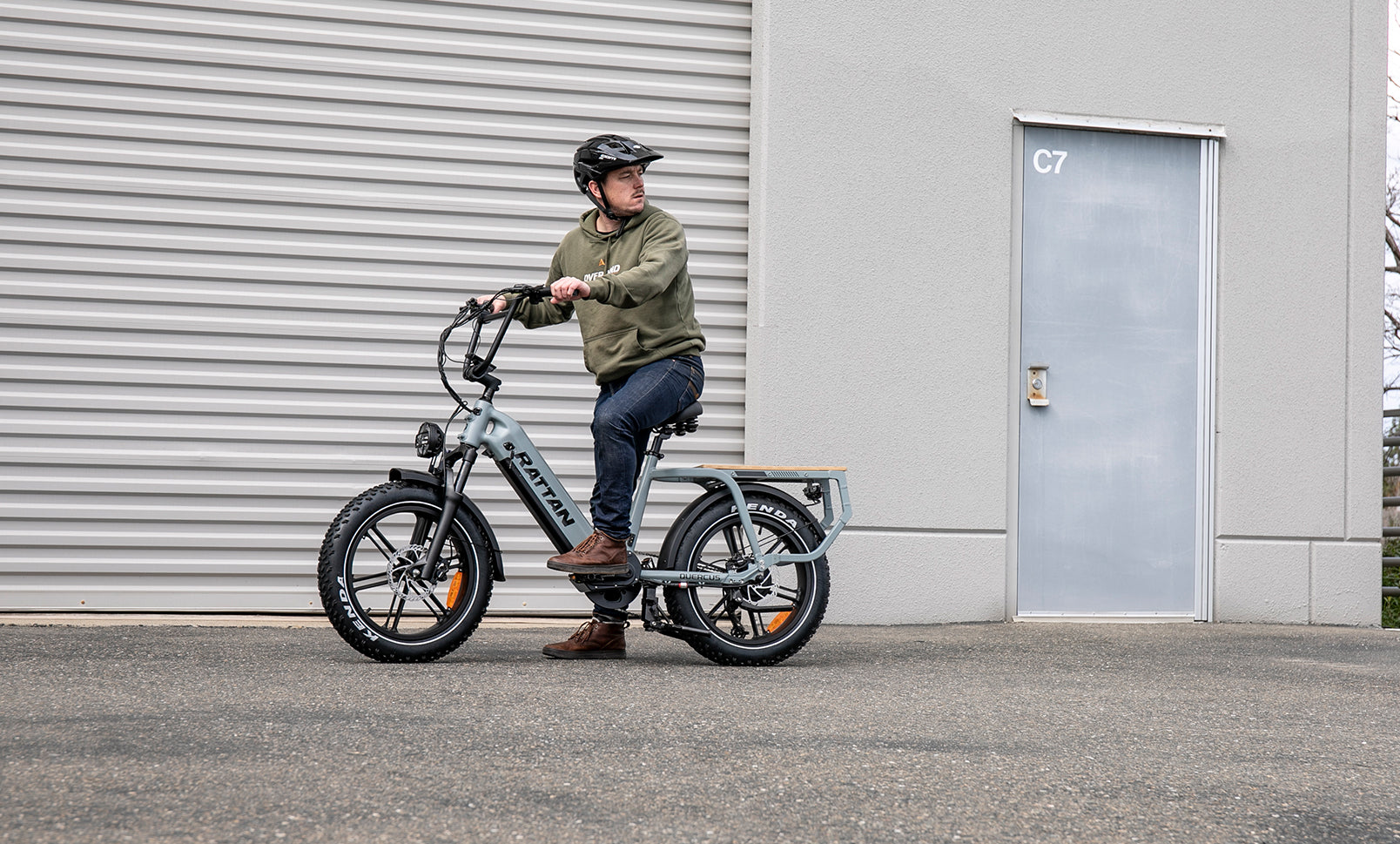 Camping with the Powerful Rattan Quercus E-Bike